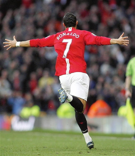 英格兰球队已5次夺得世俱杯冠军，仅次于8次夺冠的西班牙球队.